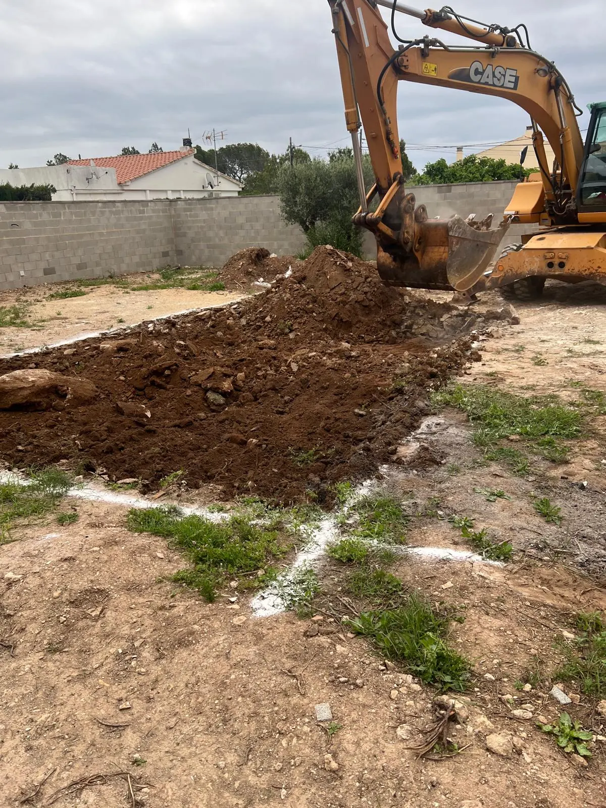 Piscina de obra con mosaico: antes